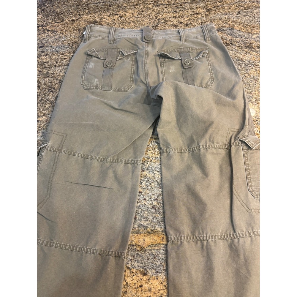 (READ) NWT Old Navy Low Rise Bootcut Cargo Pants Khaki Sz 8 Green Signature Y2K - Picture 8 of 9